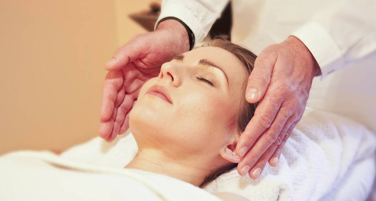 Facial contour massage as a form of rejuvenation.